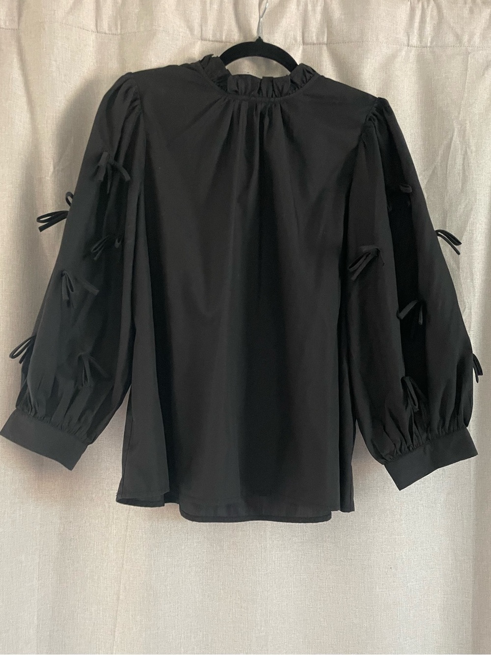 entro Black Long-Sleeve Bow Accent Blouse